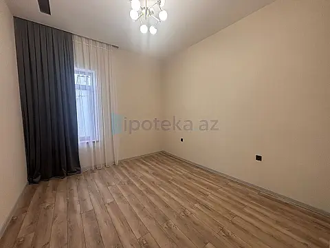 Satılır 4 otaqlı mənzil 140 m²