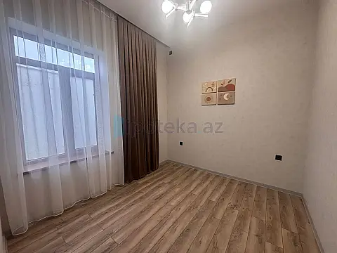 Satılır 4 otaqlı mənzil 140 m²