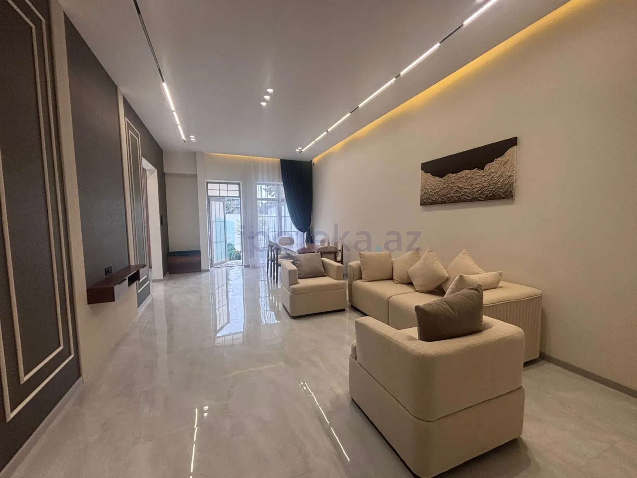 Satılır 4 otaqlı mənzil 140 m²
