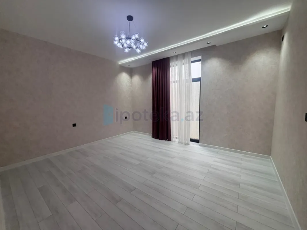 Satılır 4 otaqlı mənzil 160 m²