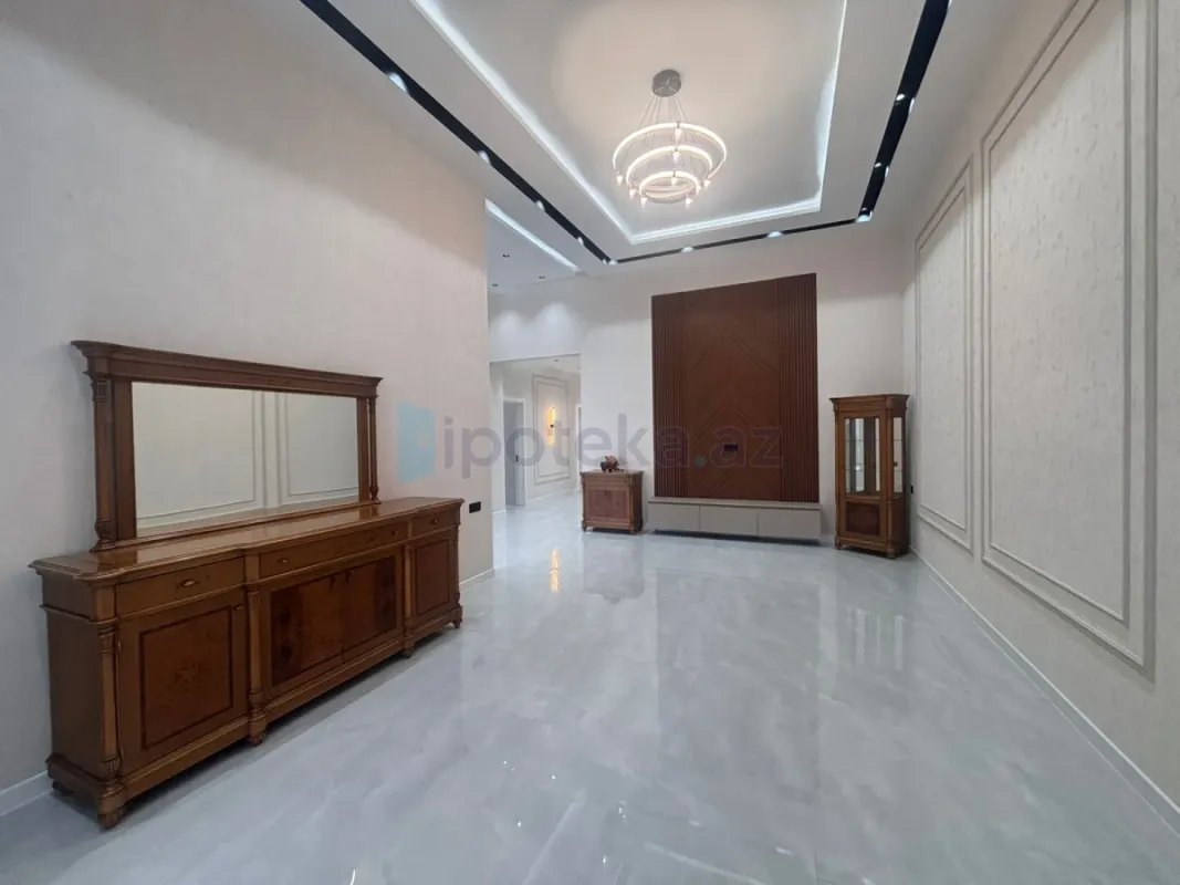 Satılır 4 otaqlı mənzil 160 m²