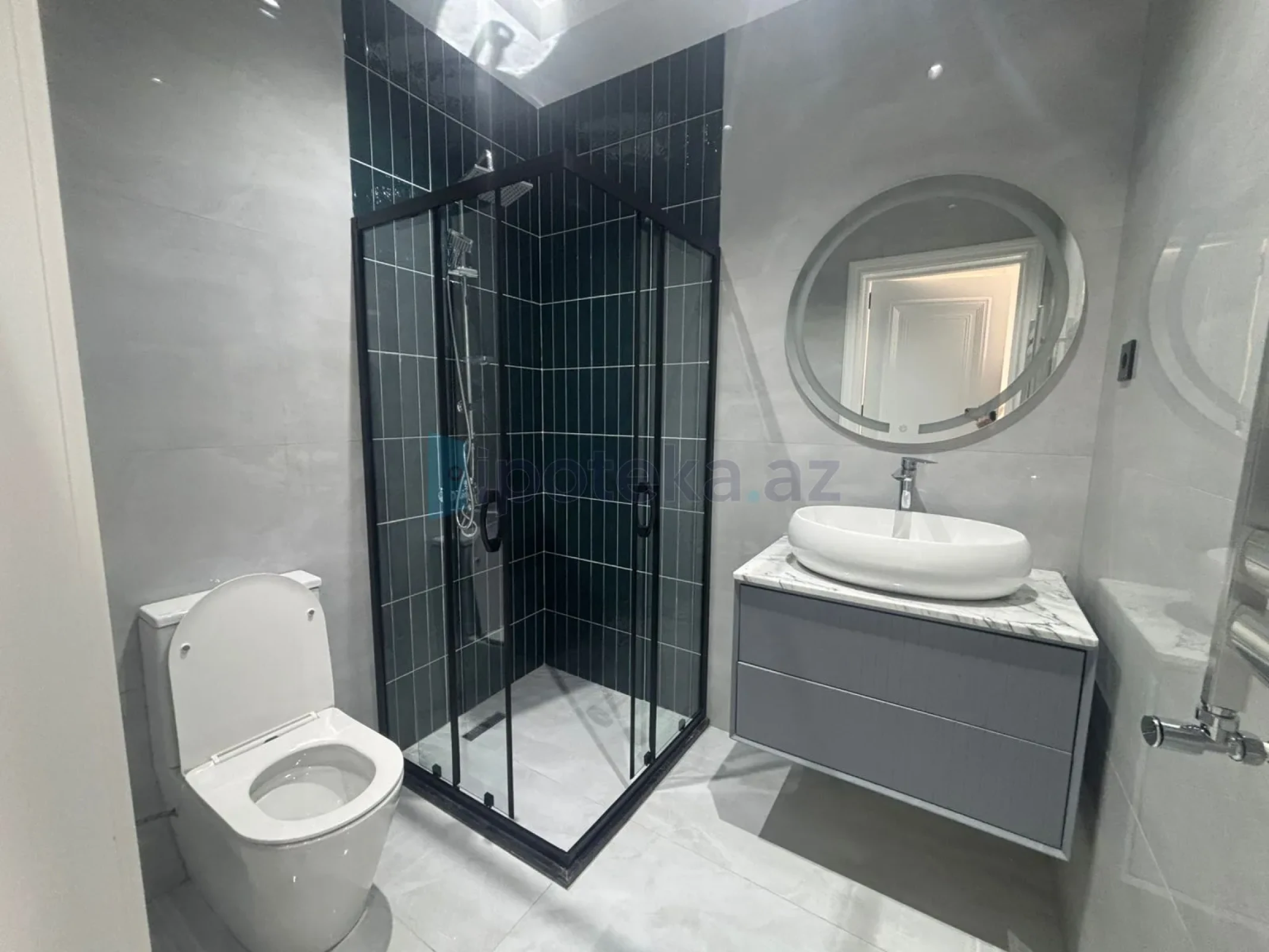 Satılır 4 otaqlı mənzil 160 m²