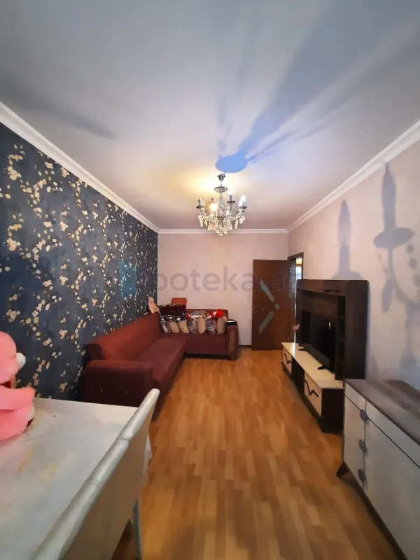 Satılır 2 otaqlı köhnə tikili 60 m²