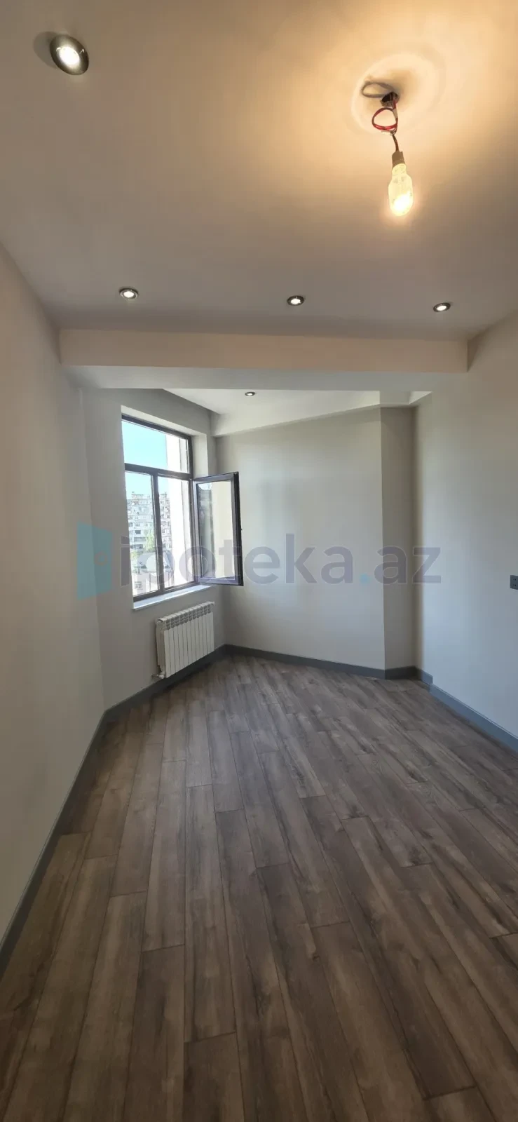 Satılır 3 otaqlı yeni tikili 136 m²