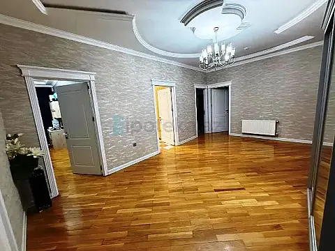 Satılır 4 otaqlı yeni tikili 152 m²