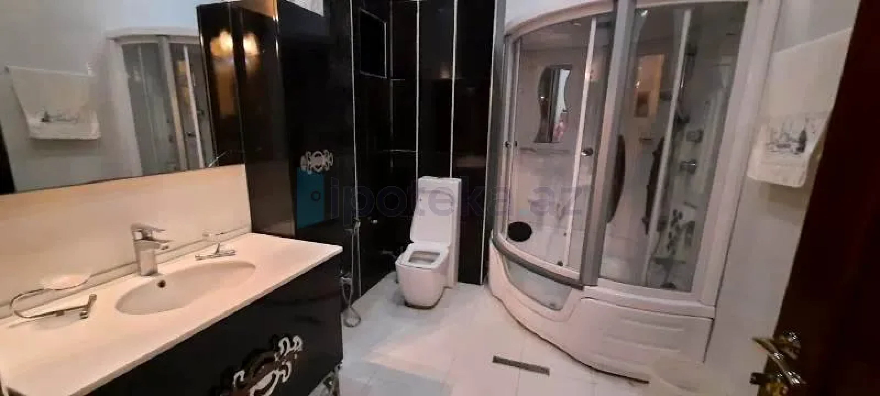 Satılır 7 otaqlı həyət evi 500 m²