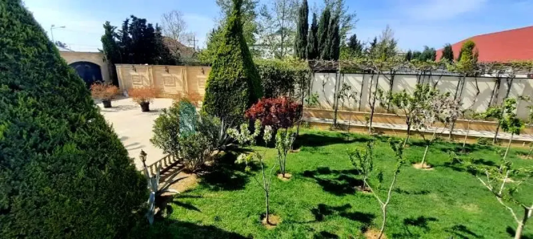 Satılır 7 otaqlı həyət evi 500 m²