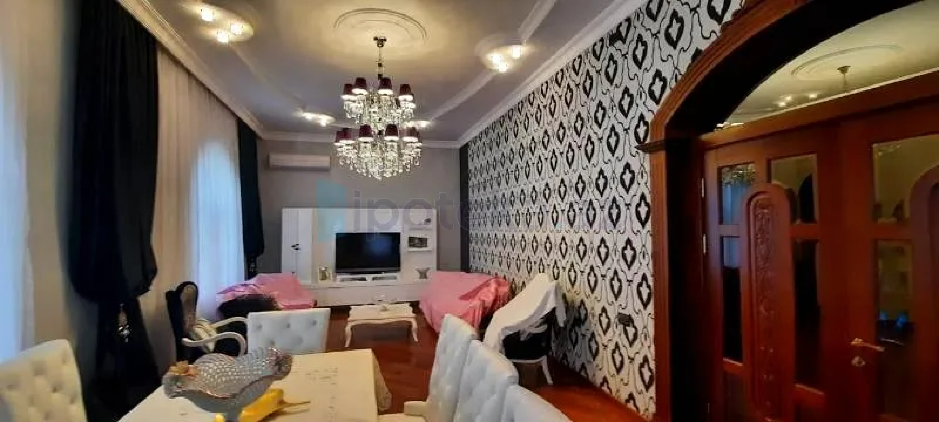 Satılır 7 otaqlı həyət evi 500 m²