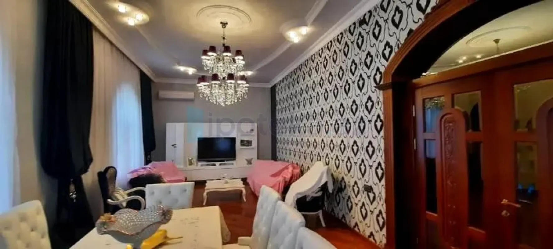 Satılır 7 otaqlı həyət evi 500 m²