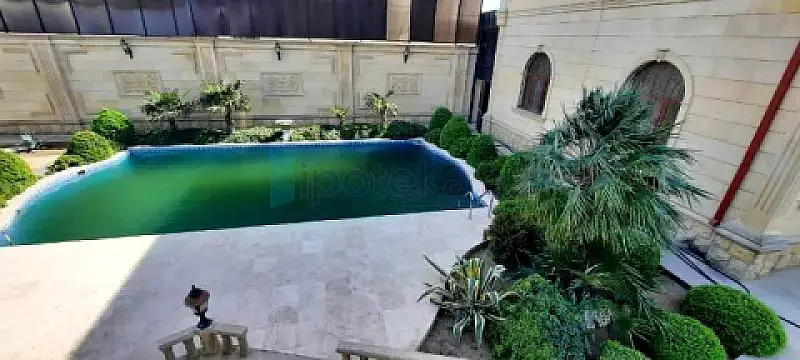 Satılır 7 otaqlı həyət evi 500 m²