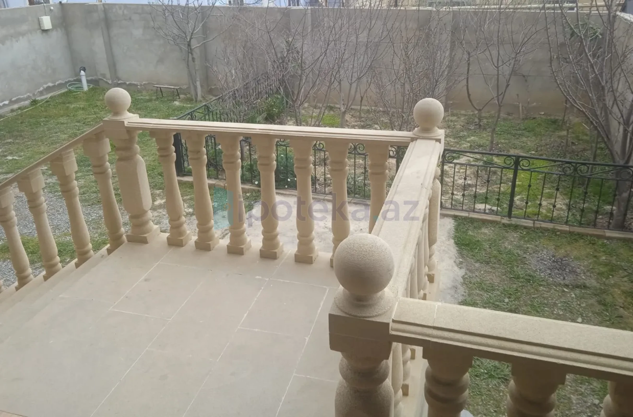 Satılır 7 otaqlı həyət evi 222 m²
