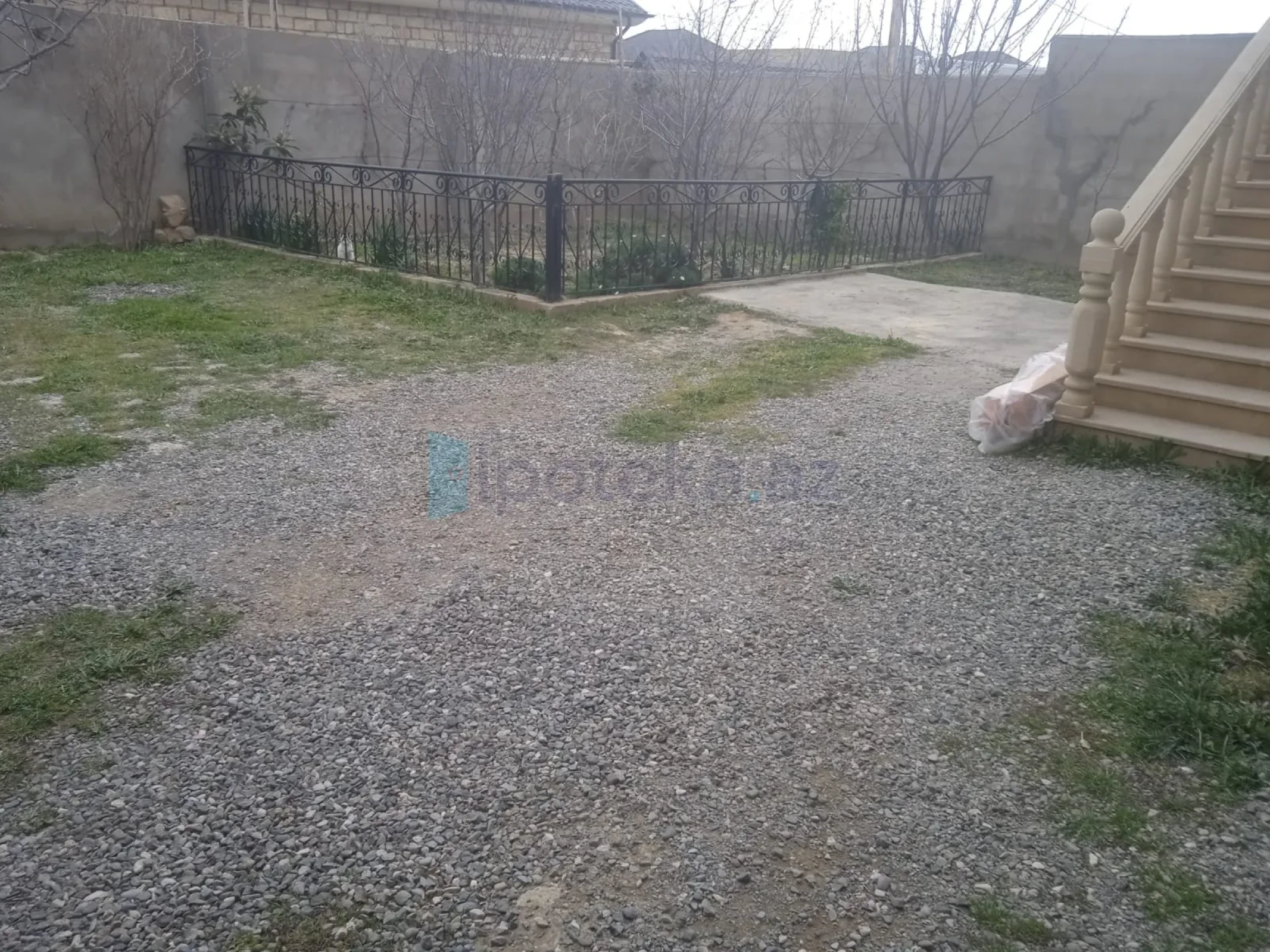 Satılır 7 otaqlı həyət evi 222 m²