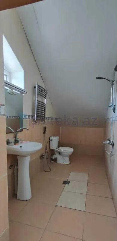 Satılır 6 otaqlı mənzil