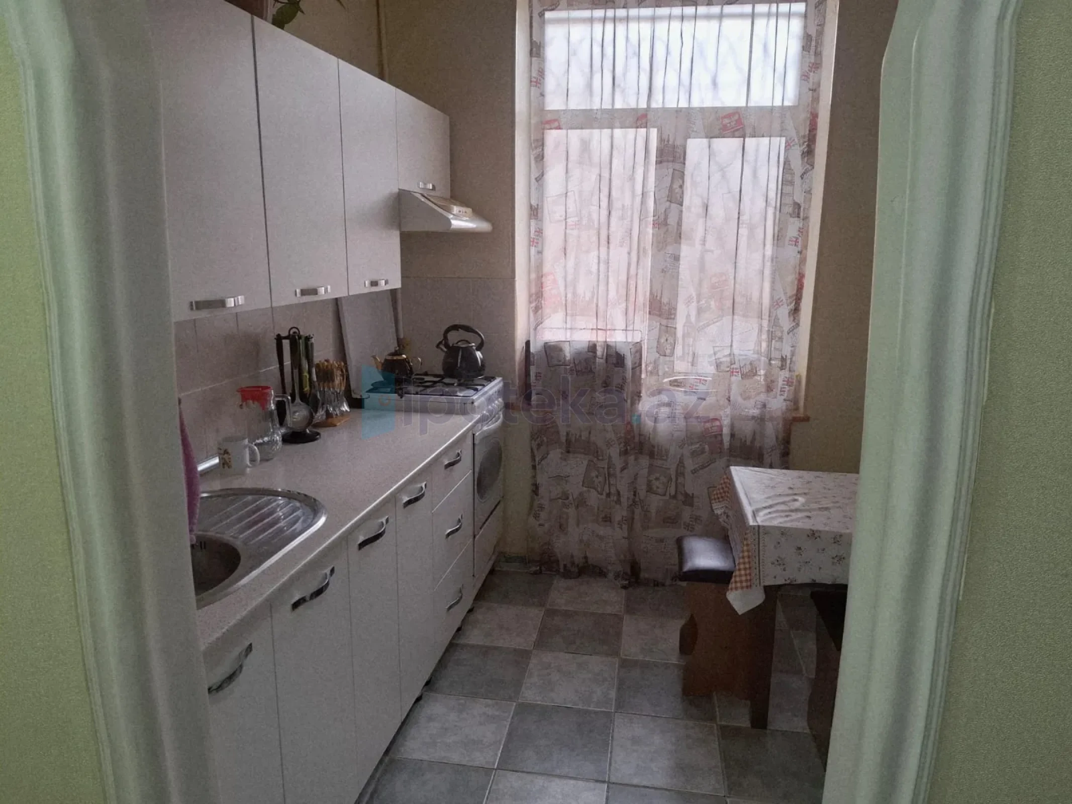 Satılır 3 otaqlı köhnə tikili 80 m²