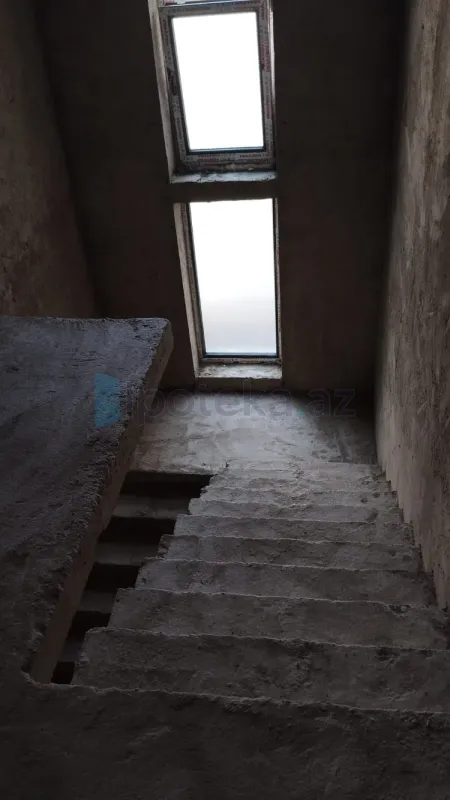 Satılır 5 otaqlı həyət evi 220 m²