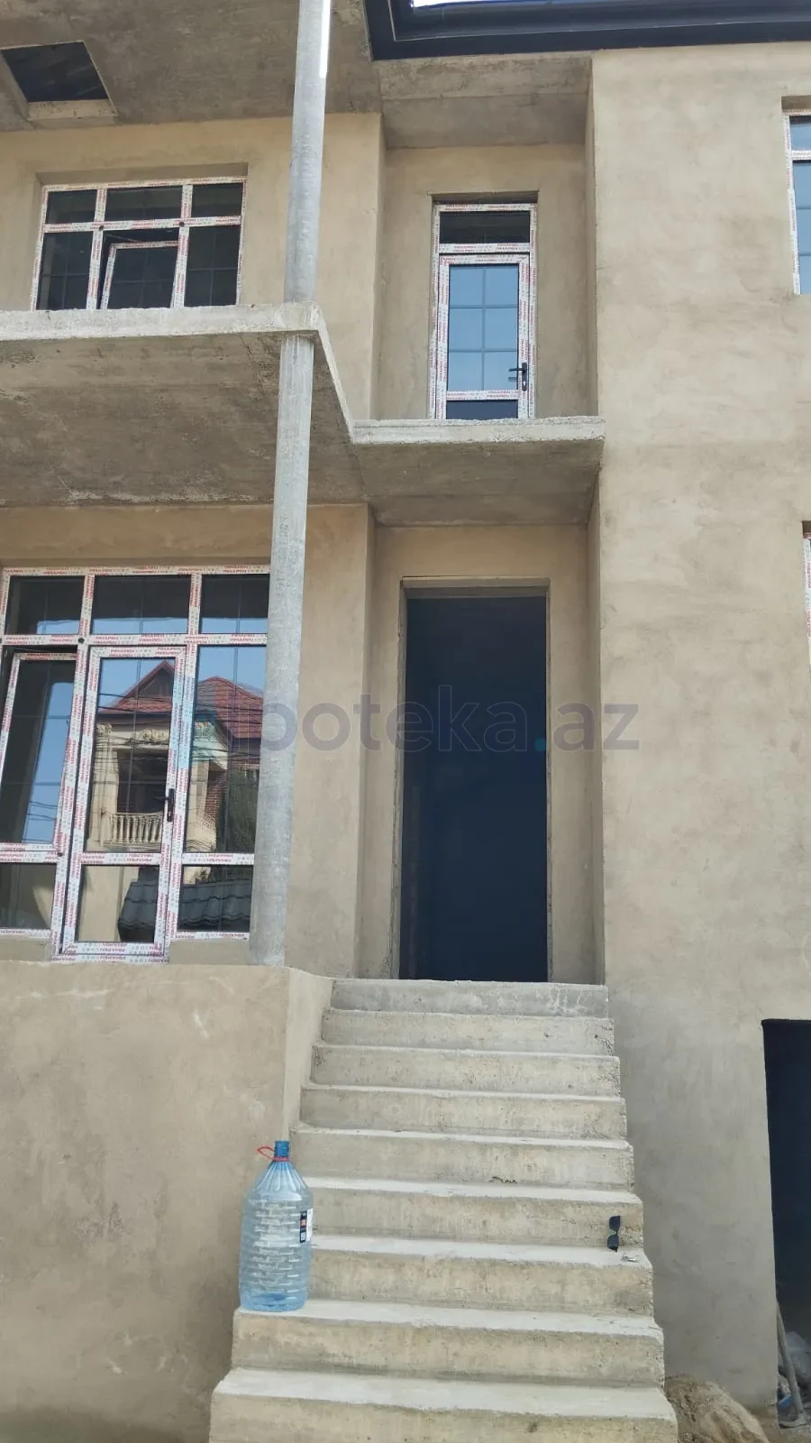 Satılır 5 otaqlı həyət evi 220 m²