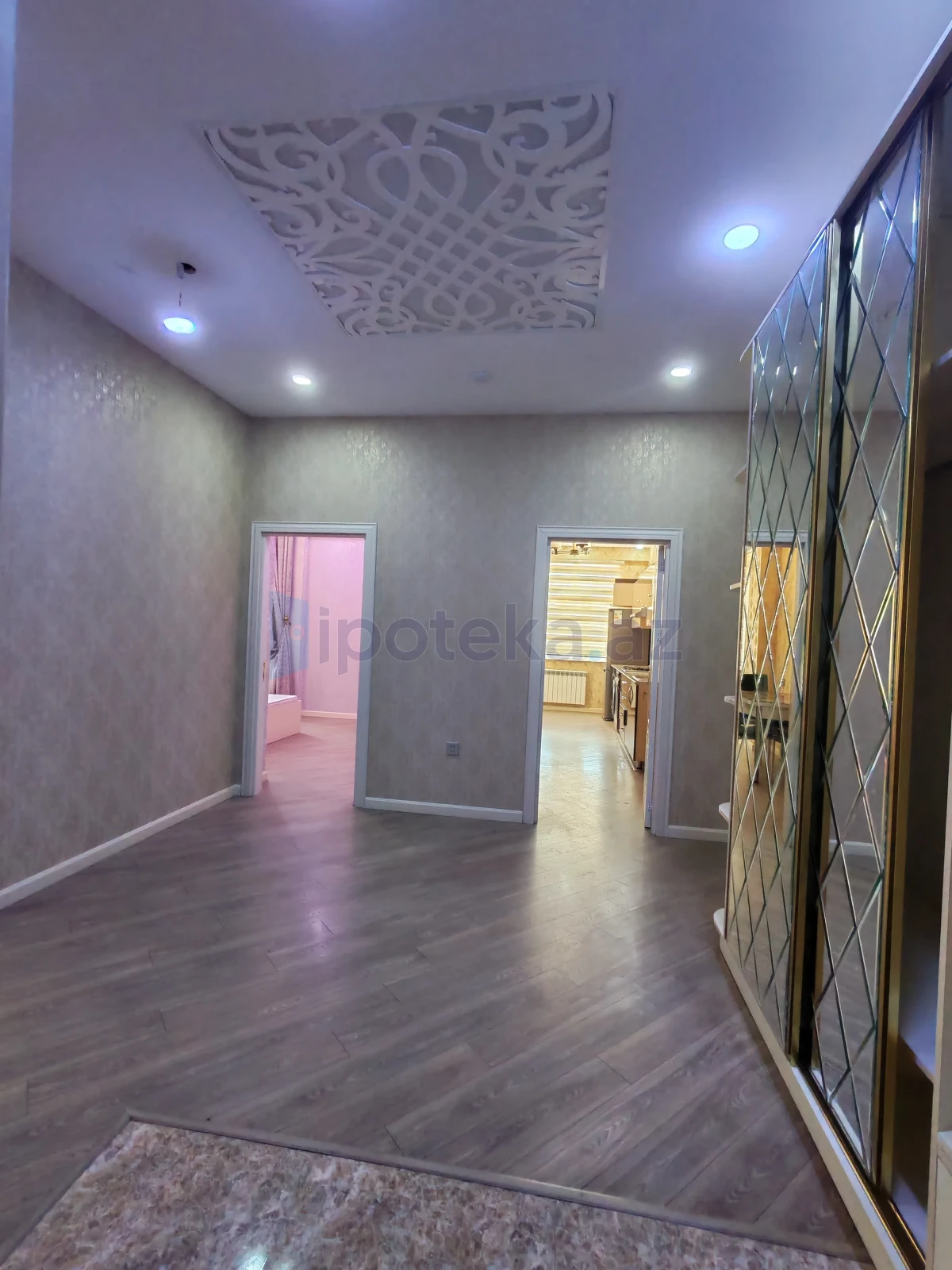 Satılır 3 otaqlı yeni tikili 107 m²