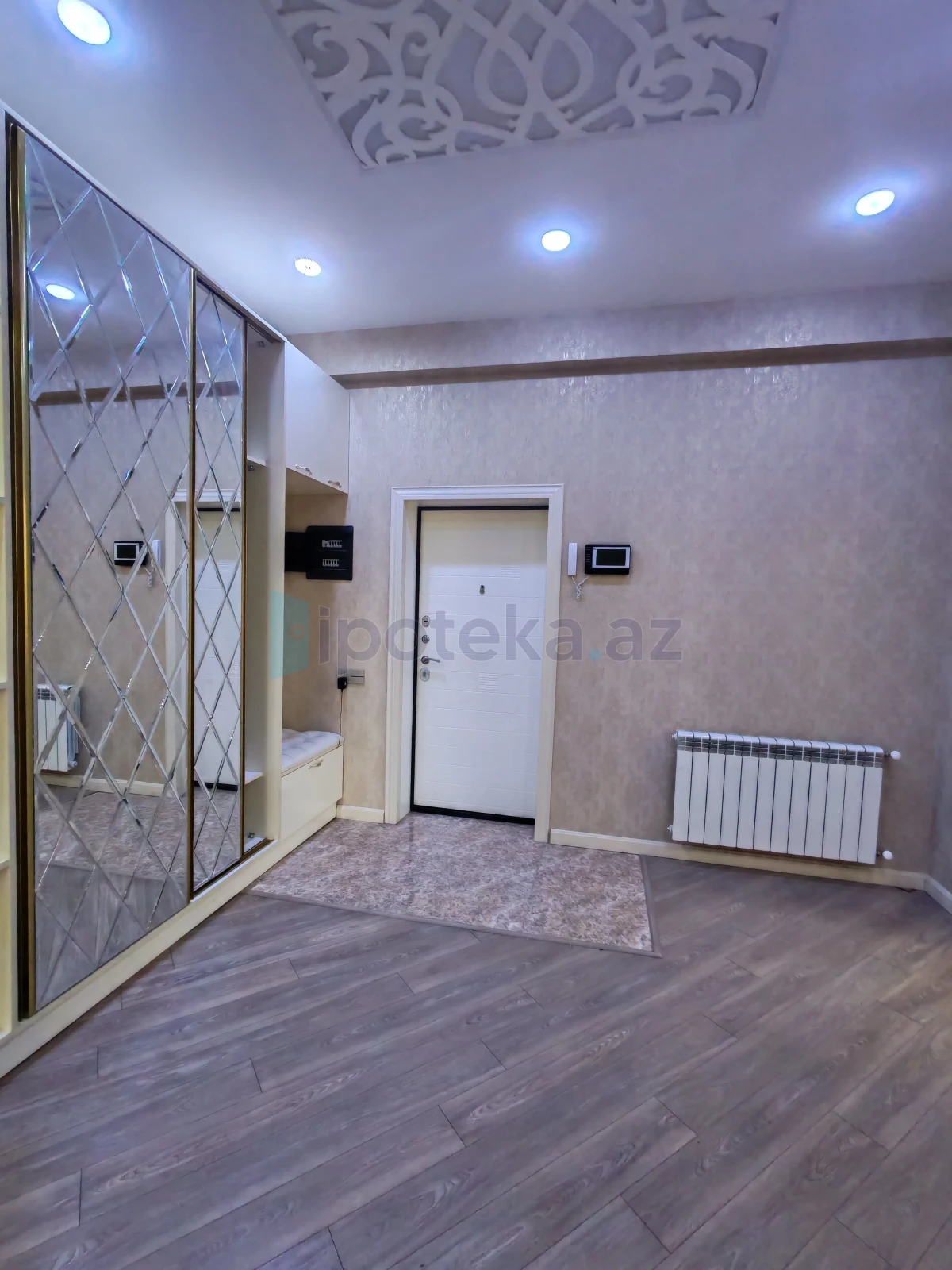 Satılır 3 otaqlı yeni tikili 107 m²