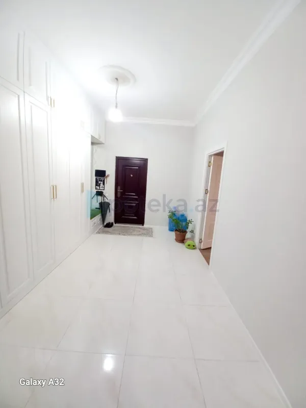 Satılır 3 otaqlı yeni tikili 136 m²