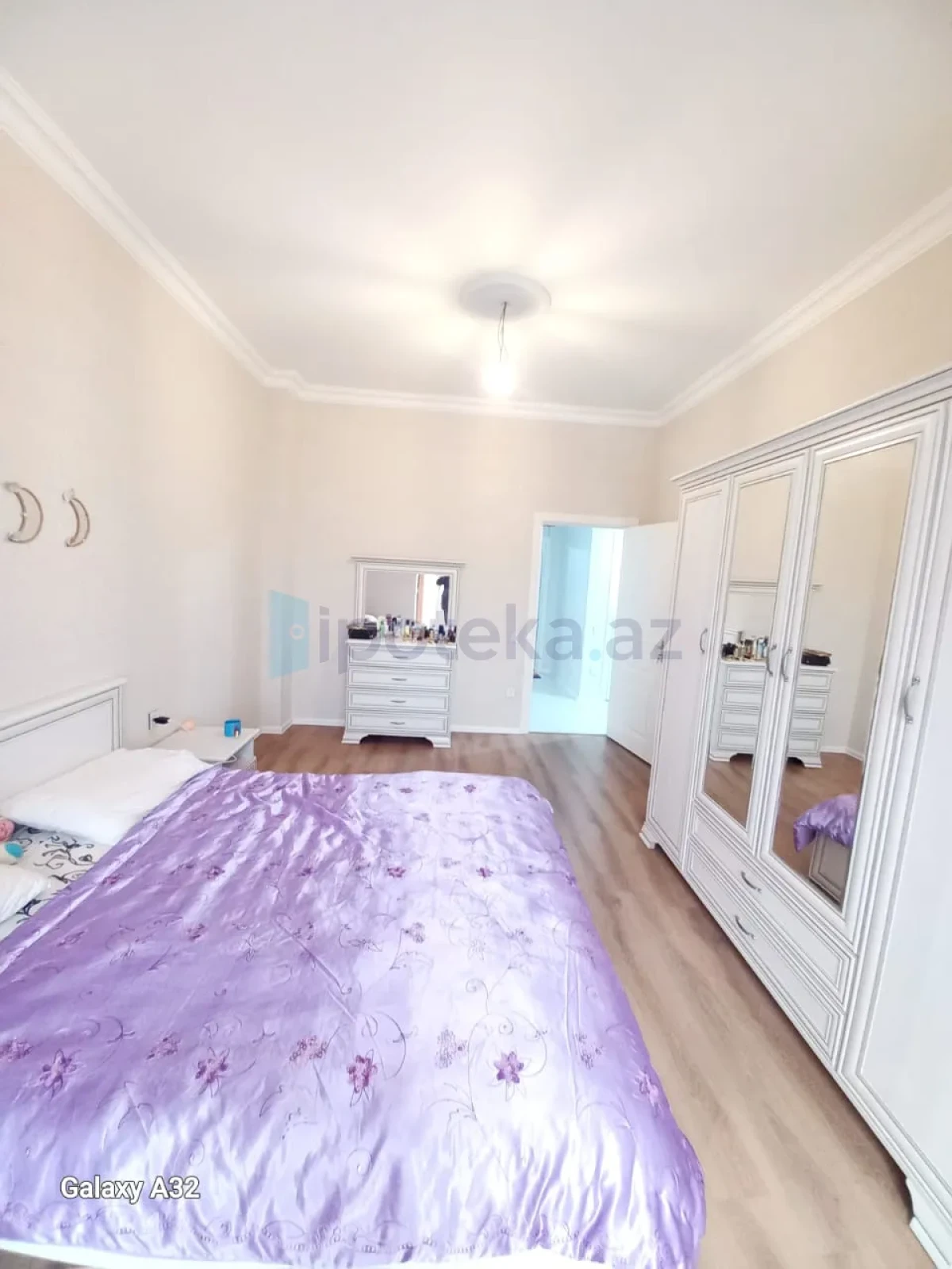 Satılır 3 otaqlı yeni tikili 136 m²