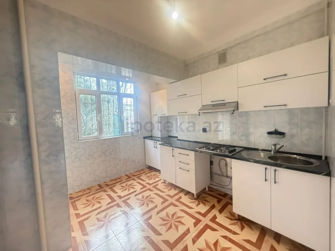 Satılır 3 otaqlı köhnə tikili 80 m²