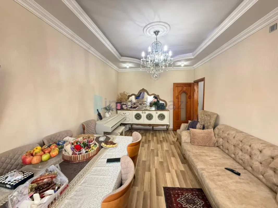 Satılır 2 otaqlı köhnə tikili 60 m²