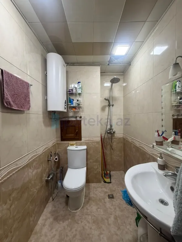 Satılır 2 otaqlı köhnə tikili 60 m²