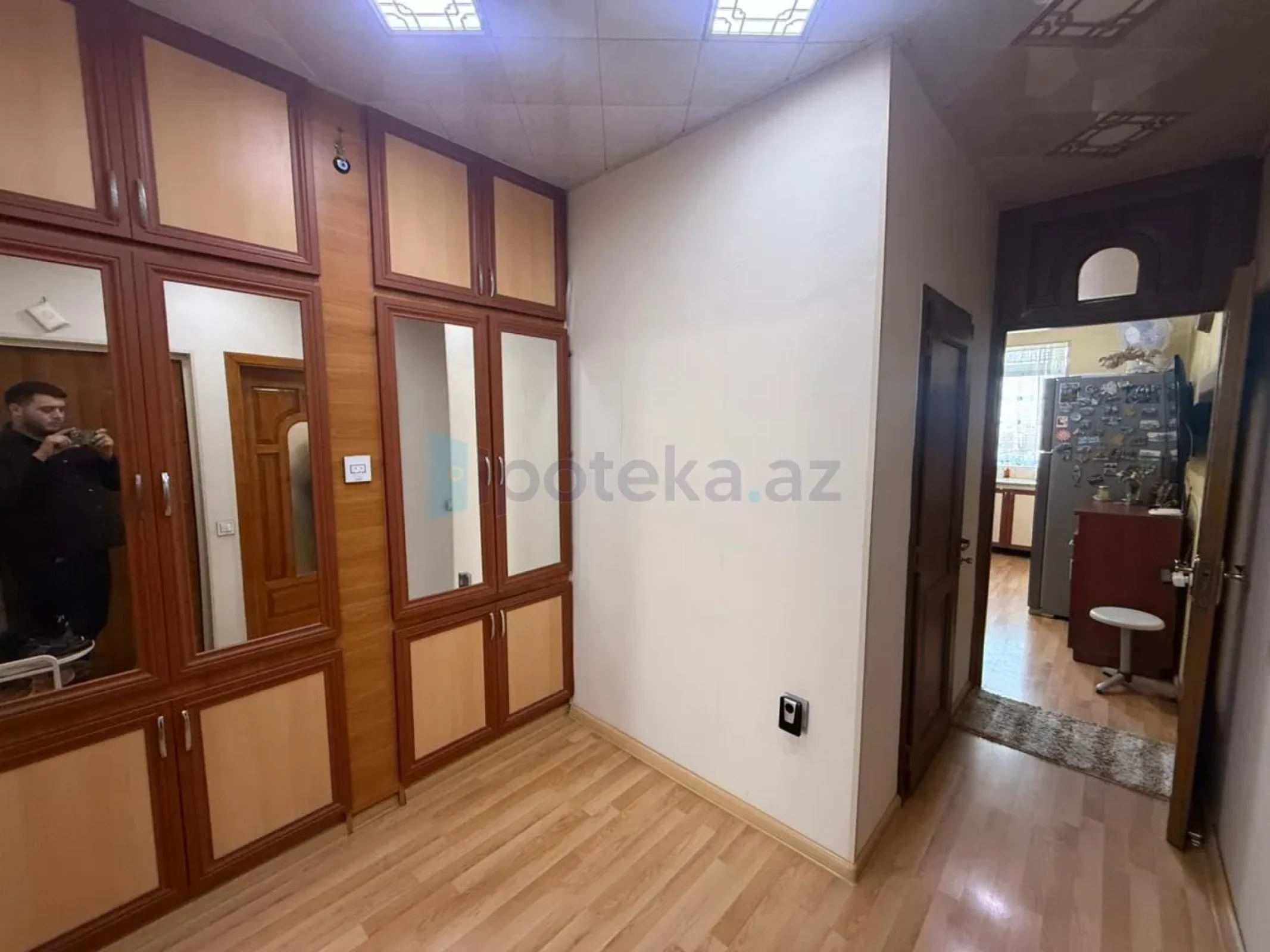 Satılır 2 otaqlı köhnə tikili 60 m²
