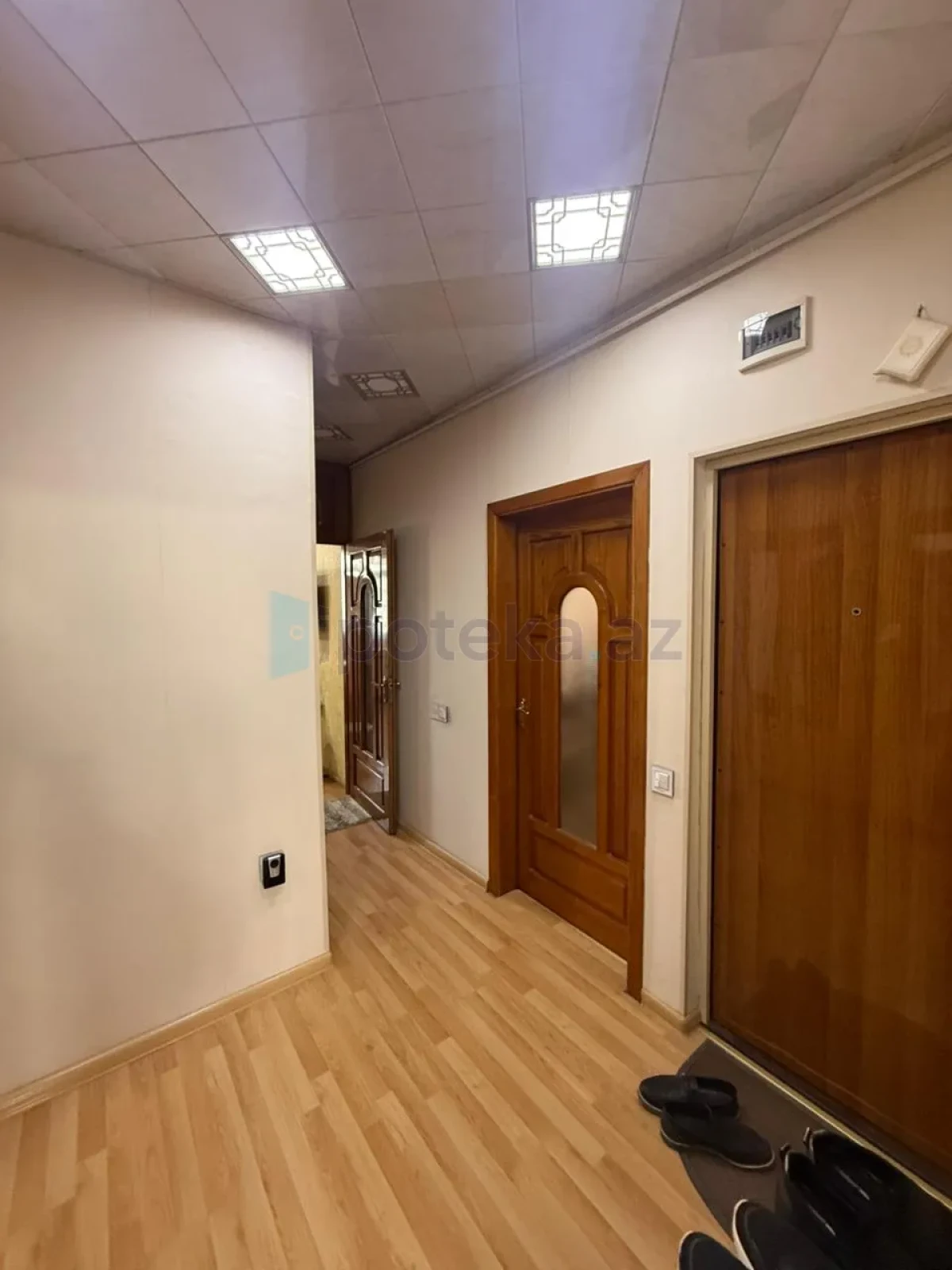 Satılır 2 otaqlı köhnə tikili 60 m²