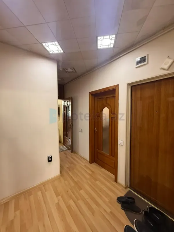 Satılır 2 otaqlı köhnə tikili 60 m²