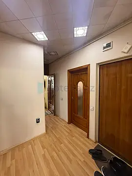 Satılır 2 otaqlı köhnə tikili 60 m²