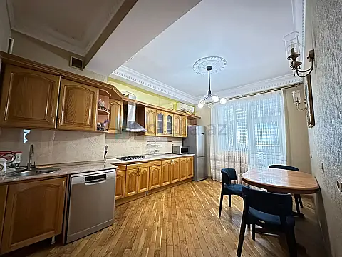 Satılır 4 otaqlı yeni tikili 175 m²