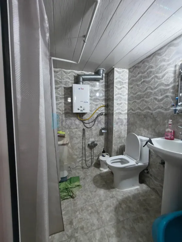 Satılır 2 otaqlı köhnə tikili 55 m²