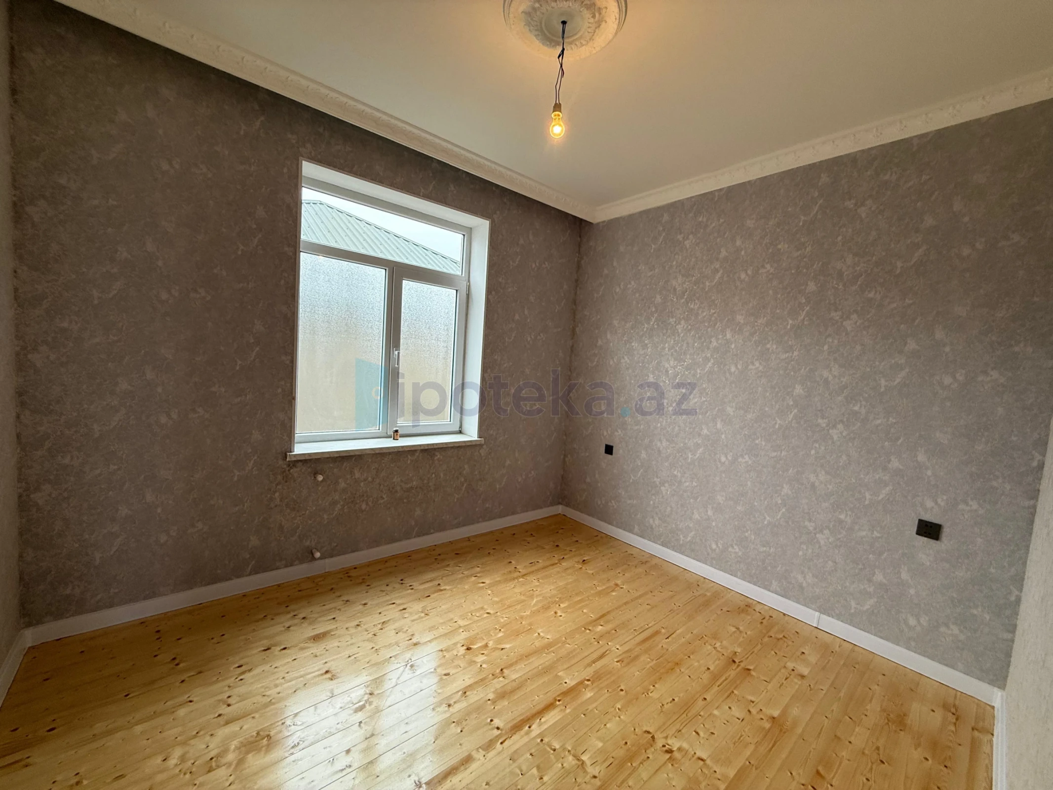 Satılır 4 otaqlı həyət evi 130 m²