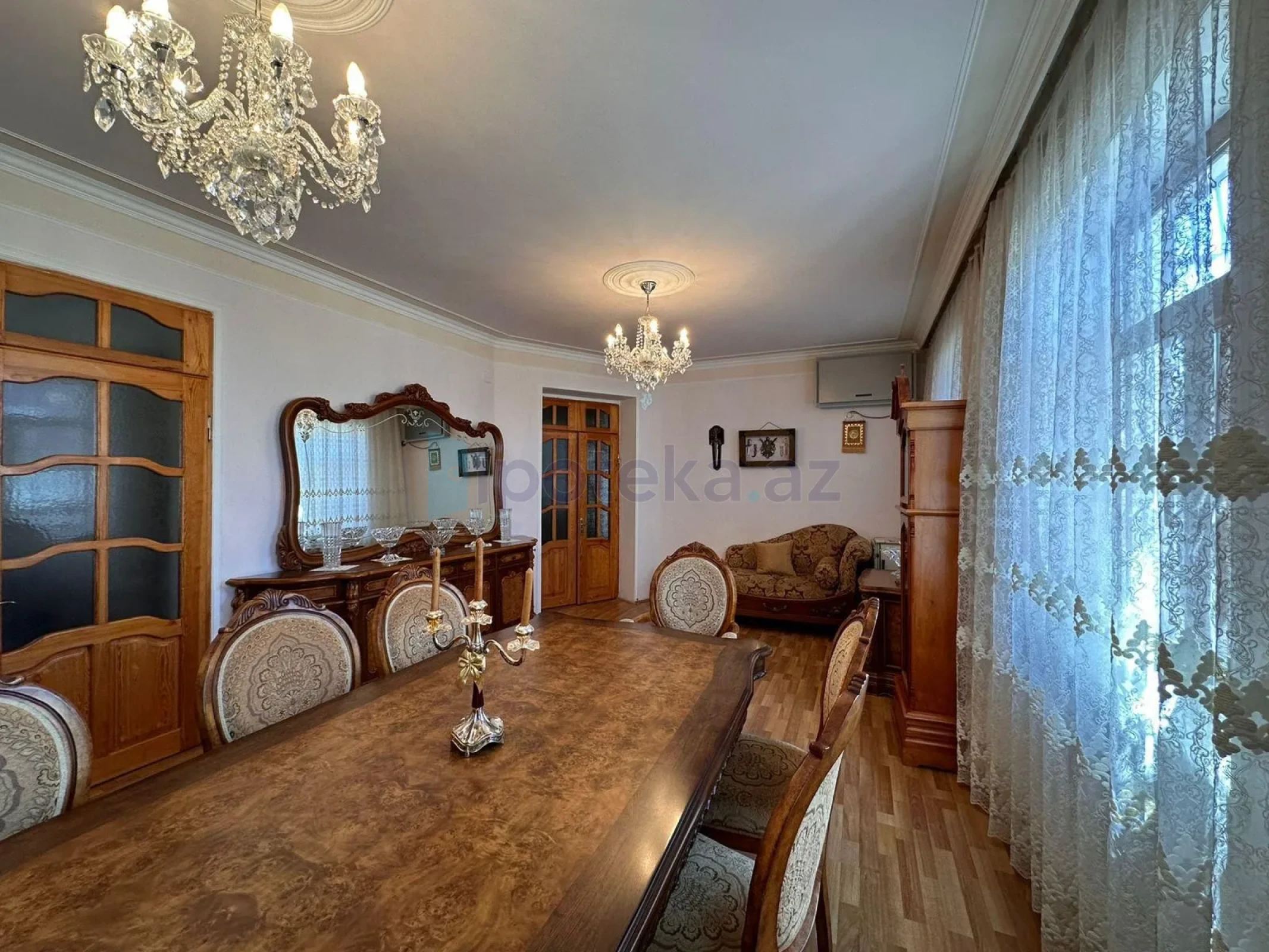 Satılır 8 otaqlı həyət evi 250 m²