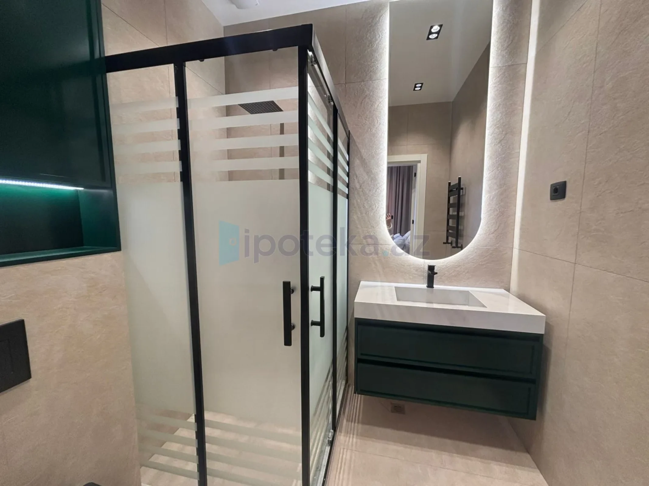 Satılır 5 otaqlı mənzil 250 m²