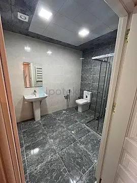 Satılır 3 otaqlı yeni tikili 134 m²