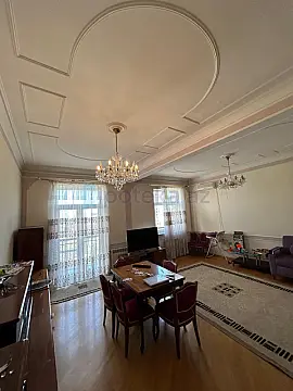 Satılır 3 otaqlı köhnə tikili 80 m²