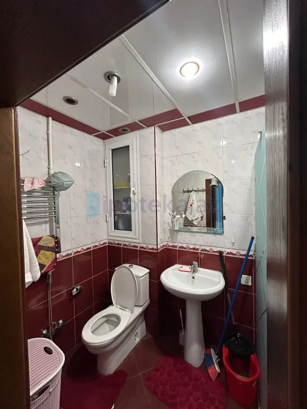 Satılır 3 otaqlı köhnə tikili 80 m²