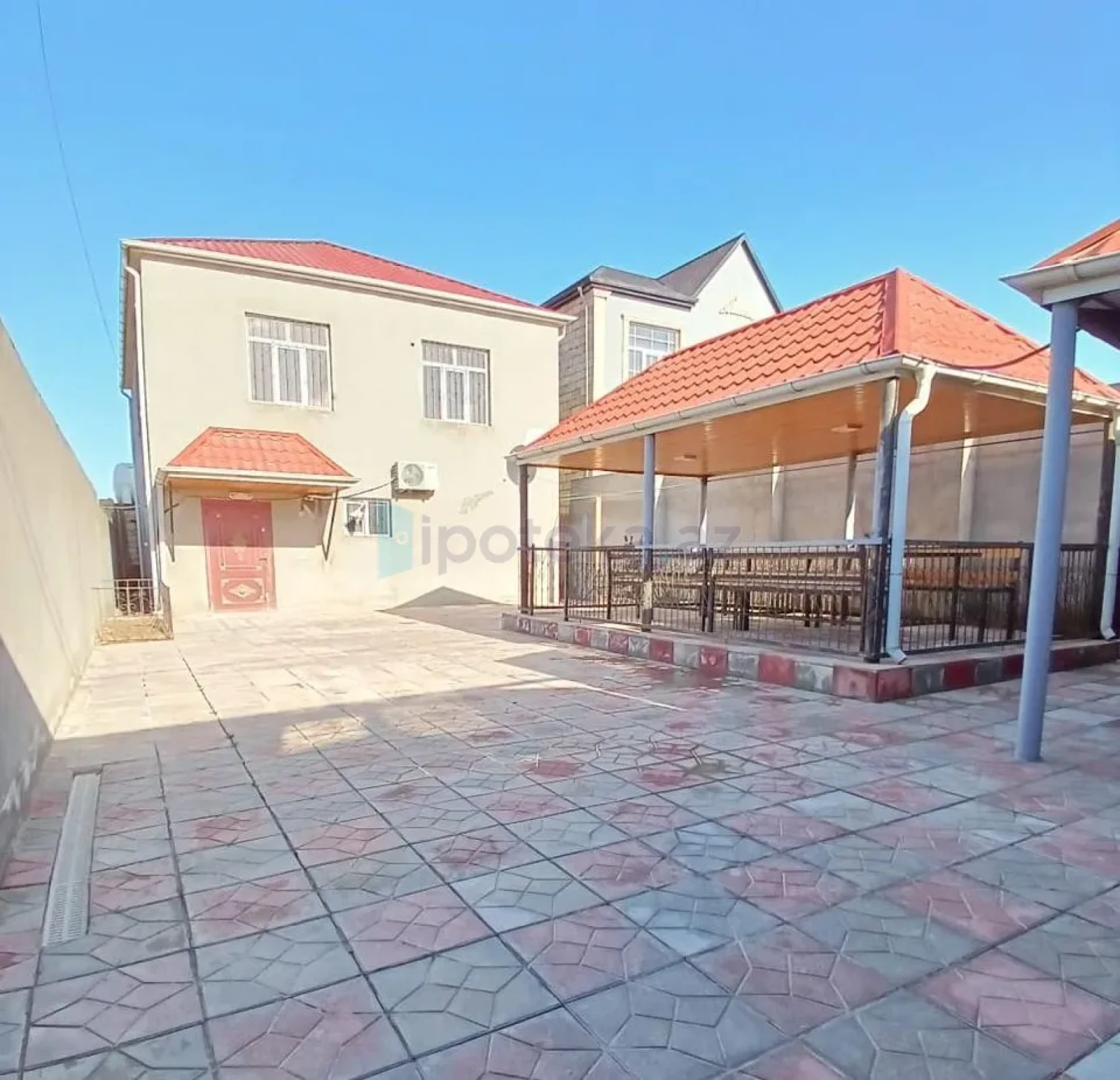 Satılır 5 otaqlı həyət evi 190 m²