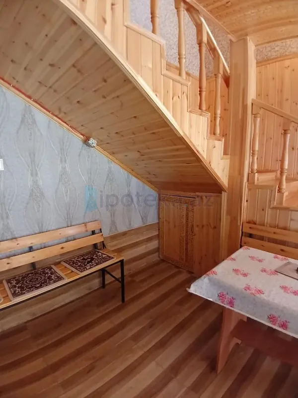 Satılır 5 otaqlı həyət evi 190 m²