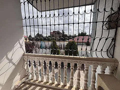 Satılır 5 otaqlı mənzil 250 m²