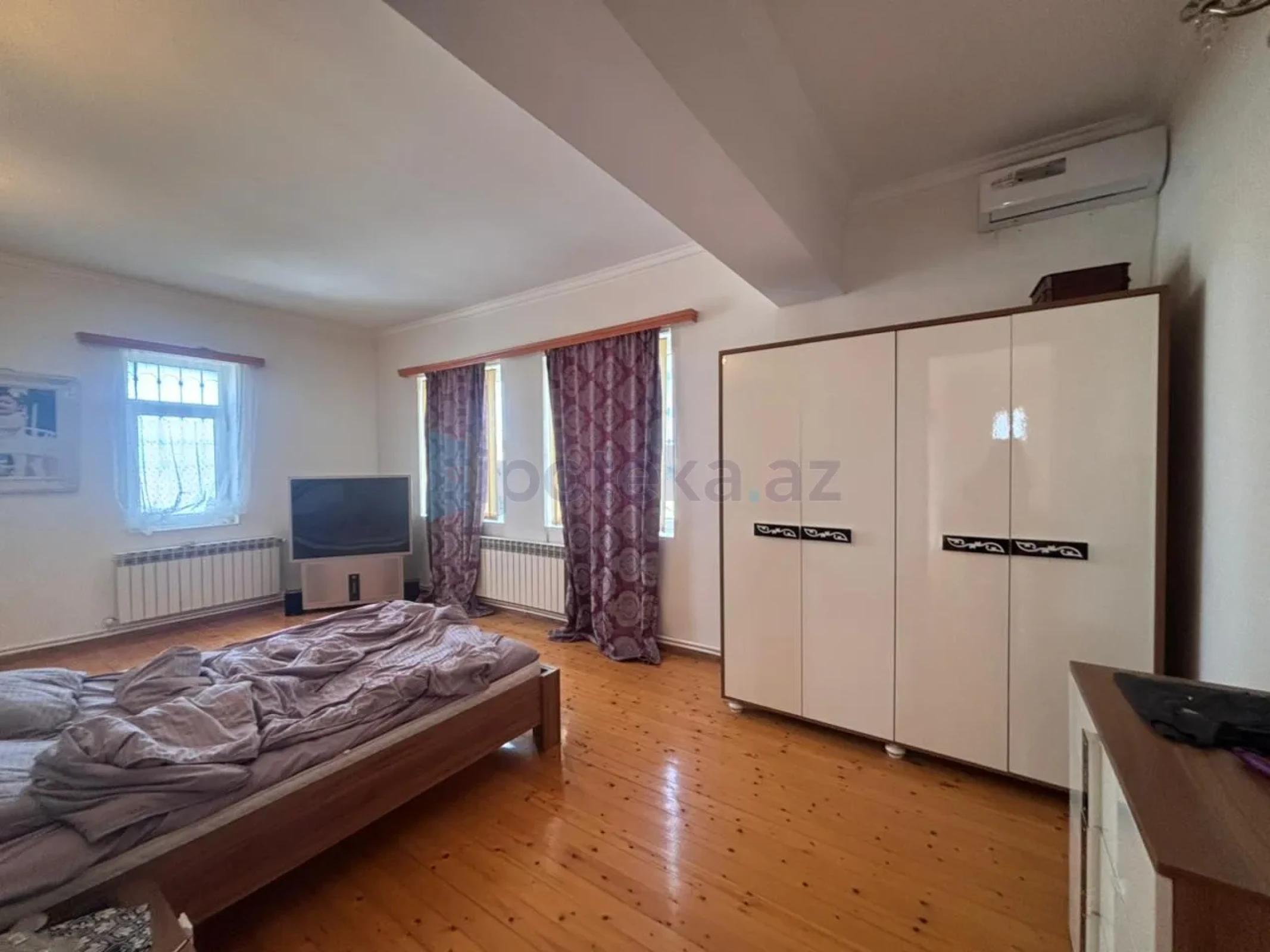 Satılır 5 otaqlı mənzil 250 m²