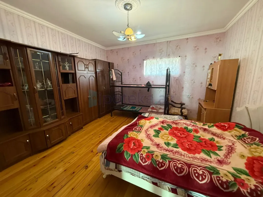 Satılır 5 otaqlı həyət evi 130 m²