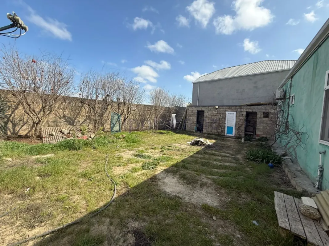 Satılır 5 otaqlı həyət evi 130 m²