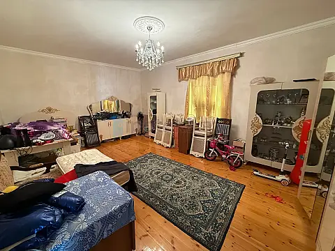 Satılır 5 otaqlı həyət evi 130 m²