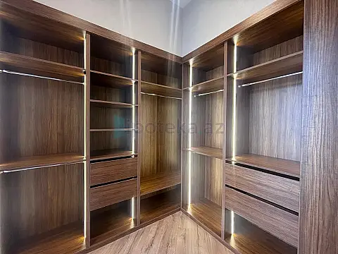 Satılır 5 otaqlı mənzil 260 m²