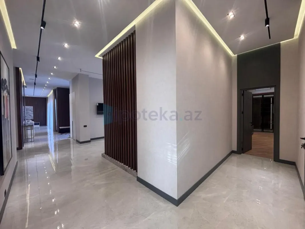Satılır 5 otaqlı mənzil 260 m²