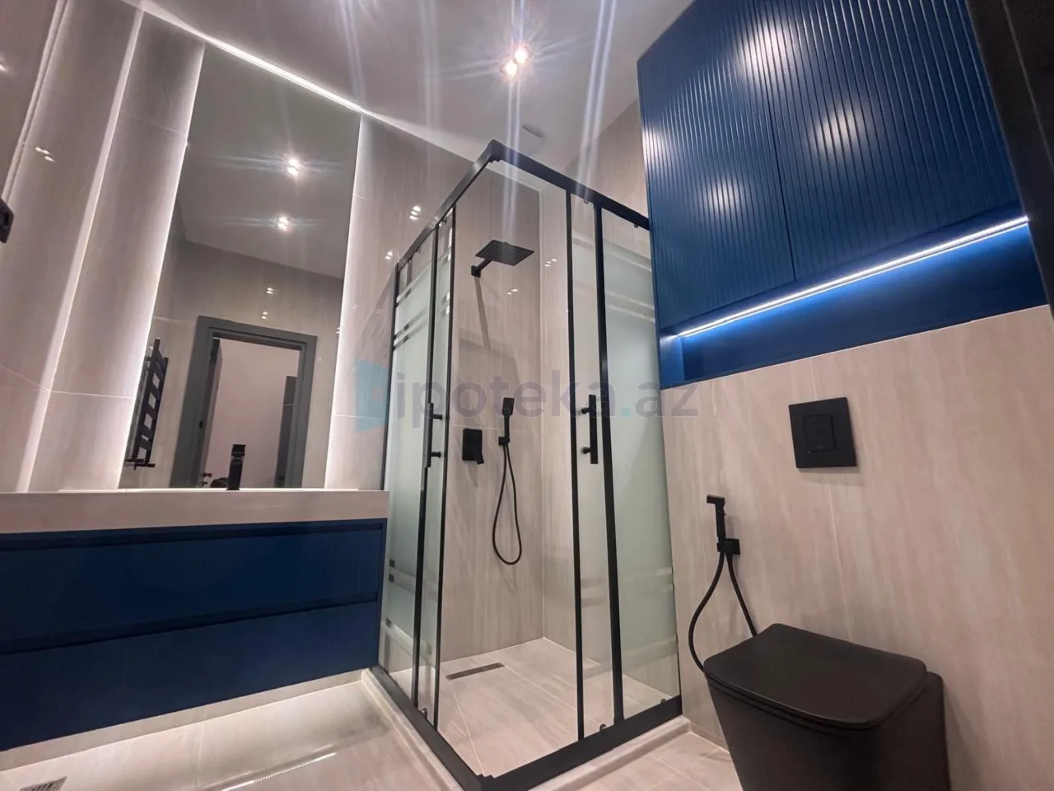 Satılır 5 otaqlı mənzil 260 m²