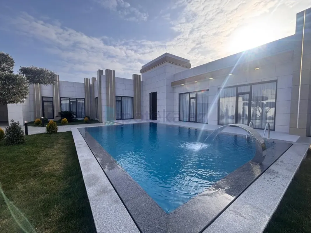 Satılır 5 otaqlı mənzil 260 m²